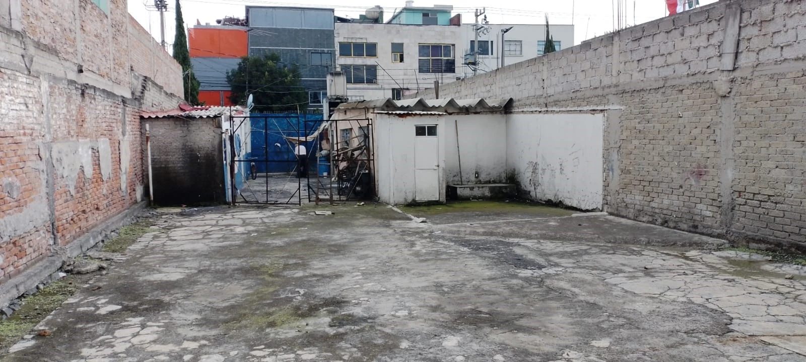 EXCELENTE TERRENO PARA TALLER, USO MIXTO COMERCIAL O DEPARTAMENTOS.